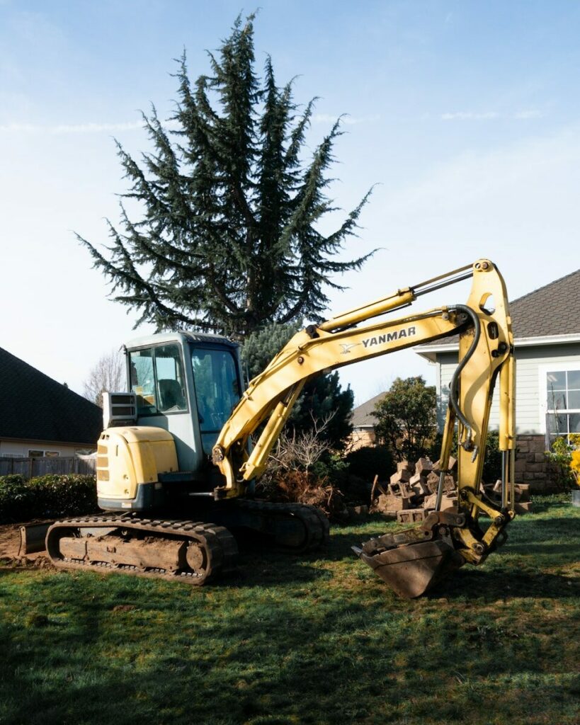 Pelleteuse en intervention chez un particulier pour des travaux de terrassement
